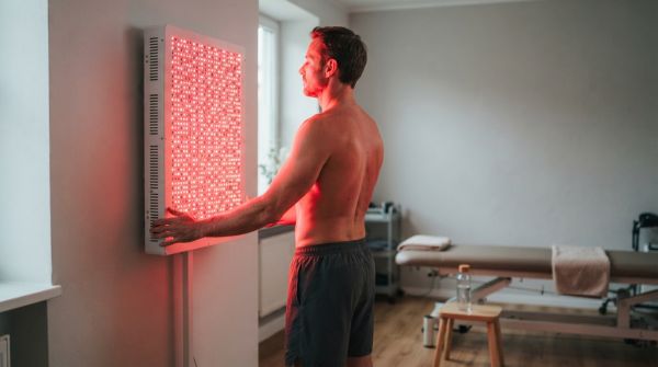 La lumière rouge en photomodulation pour régénérer votre peau
